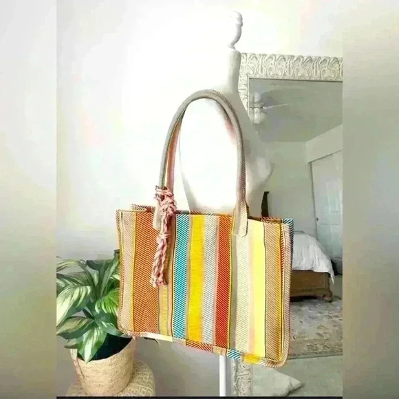 Vince Camuto tote bag - Picture 1 of 3
